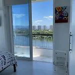 Flat Na Barra Com Vista Deslumbrante Para O Mar