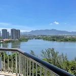 Flat Na Barra Com Vista Deslumbrante Para O Mar